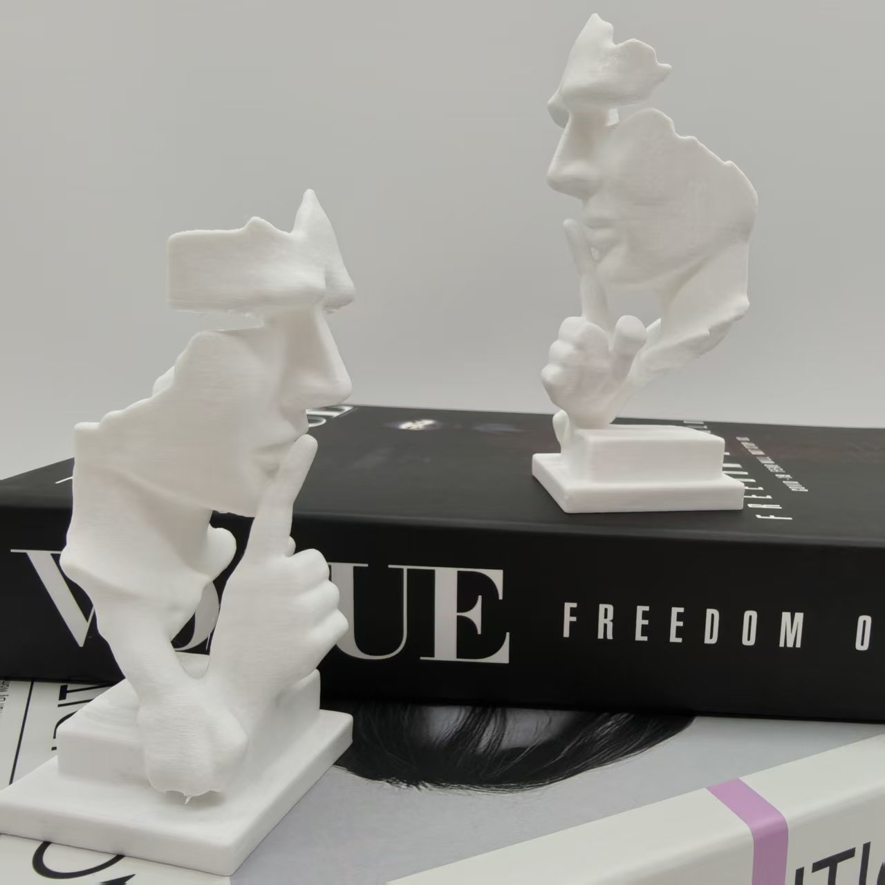 Thinker Statue, Silence Is Gol - Desk Setup Design ulasan dan harga
